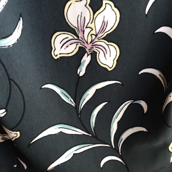 Ann Taylor Floral Shift Dress Lillies size 14 - Picture 4 of 5